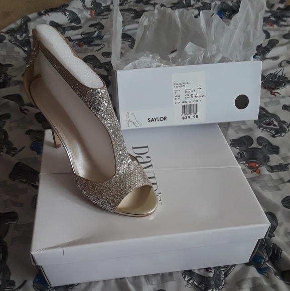 David's Bridal faromal and wedding shoes - Picture 3 of 8